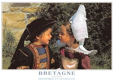 29-FOUESNANT FOLKLORE JEUNE COUPLE EN COSTUME-N�T2664-A/0273