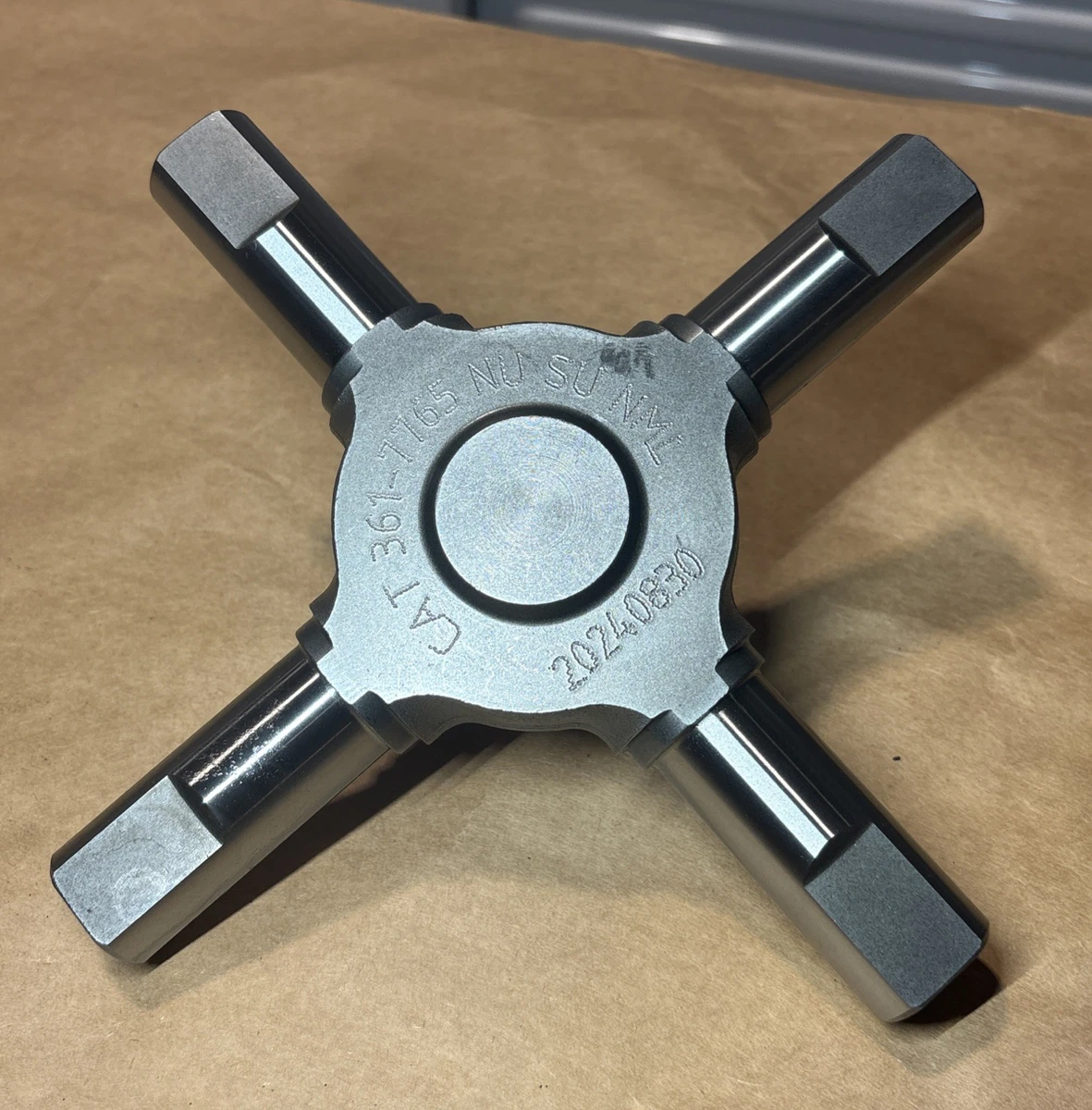 CAT 361-7765: Oscillating Axle Differential Spider photo 3