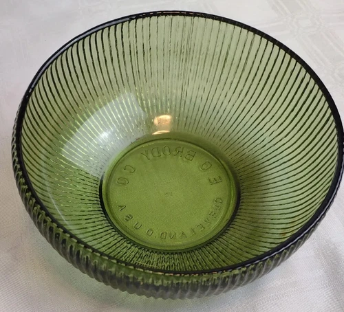 Vintage E.O. Brody Co. Depression Glass Green Ribbed Bowl 6.5” Dish USA