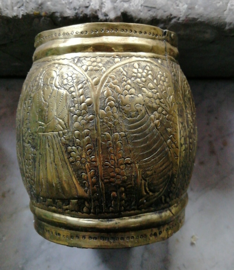 Antico Vaso Rame Asiatico Dorato cesellato a mano