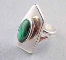 Sz 7.75, Sterling Silver Malachite Ring, Raised Platform Vtg Southwestern, by SS