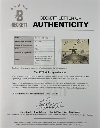 ÁLBUM DE VINILO DE THE 1975 BAND FIRMADO SIENDO DIVERTIDO EN UN IDIOMA EXTRANJERO BAS AC76394 - Imagen 4 de 4