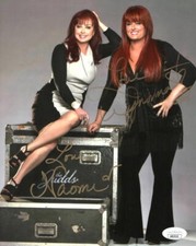 NAOMI JUDD & WYNONNA JUDD SIGNED AUTOGRAPH 8X10 PHOTO - THE JUDDS W/ JSA COA