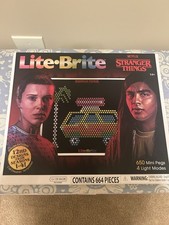 Lite-Brite Stranger Things 12 HD Designs 650 Mini Pegs 4 Light Modes