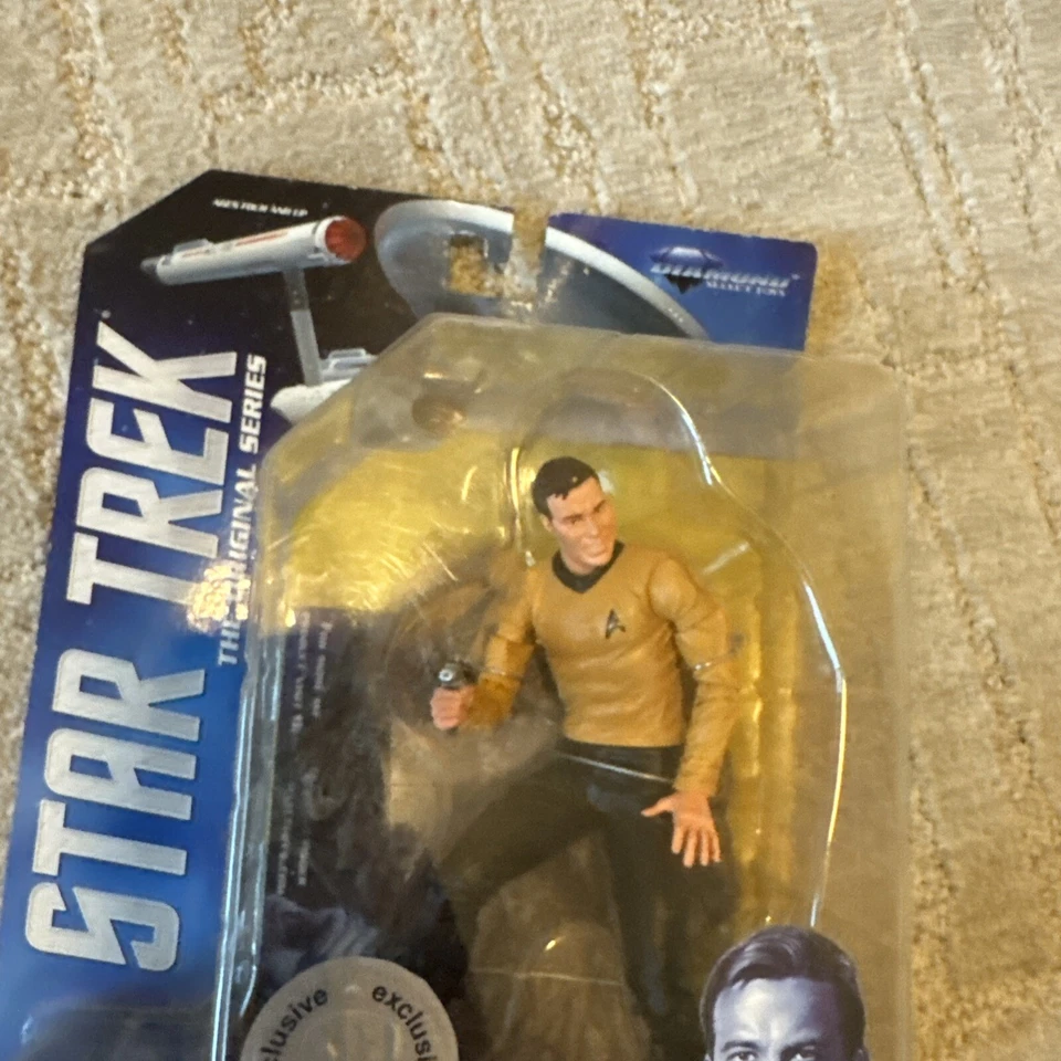 Figura de acción Star Trek Captain Kirk - Juguetes exclusivos Diamond Select de Toys R Us Foto 3 de 4