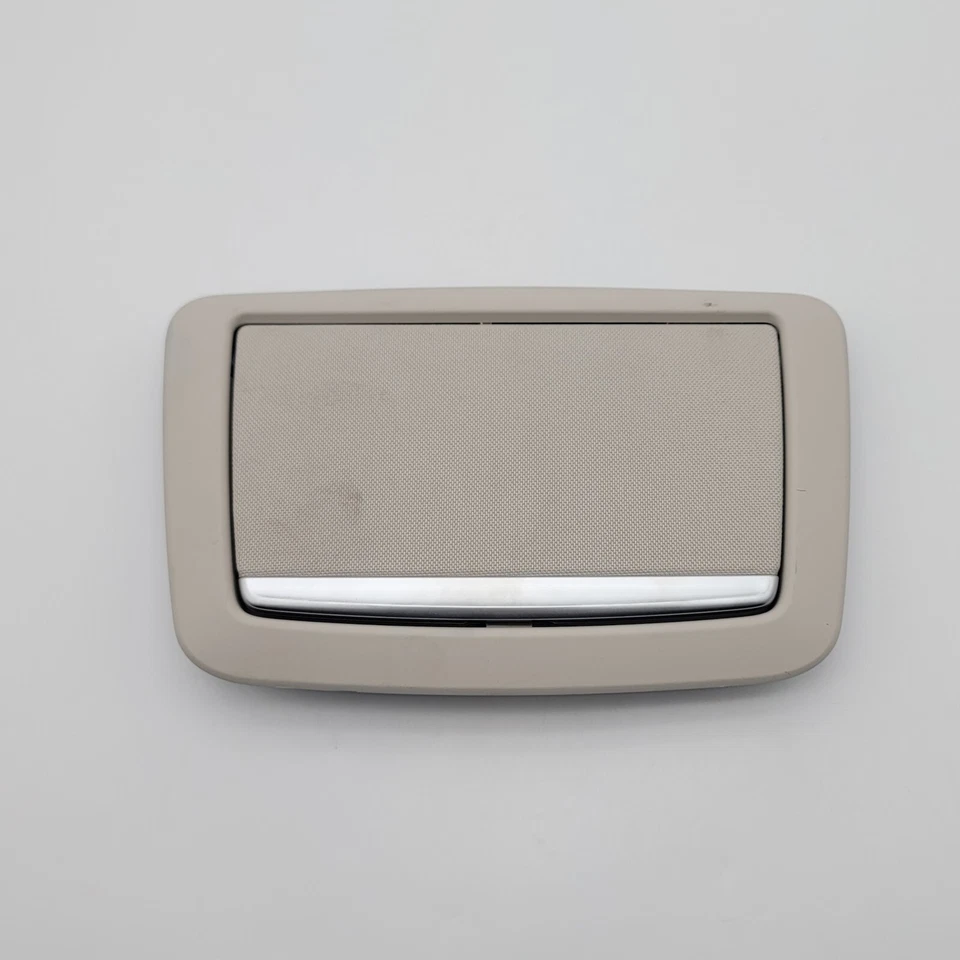 2016 - 2022 BMW 740I G12 ROOF REAR OVERHEAD DOME LAMP OEM 7394887 BROWN - Image 3 of 4