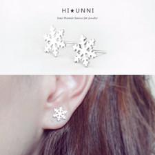 Snowflake earrings, snow winter ear studs, snow earrings, surgical steel, 1pair