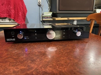 Octave HP-300 Röhren Vorstufe