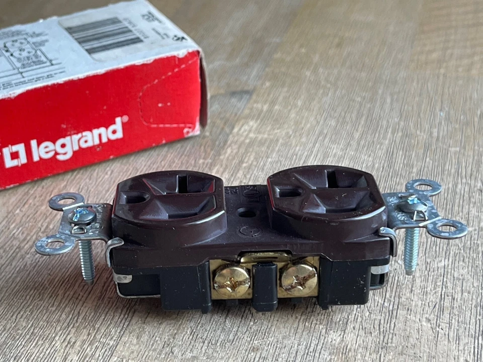 PASS & SEYMOUR LEGRAND 5362 BROWN DUPLEX RECEPTACLE 20A 125V NEW - Image 4 of 4