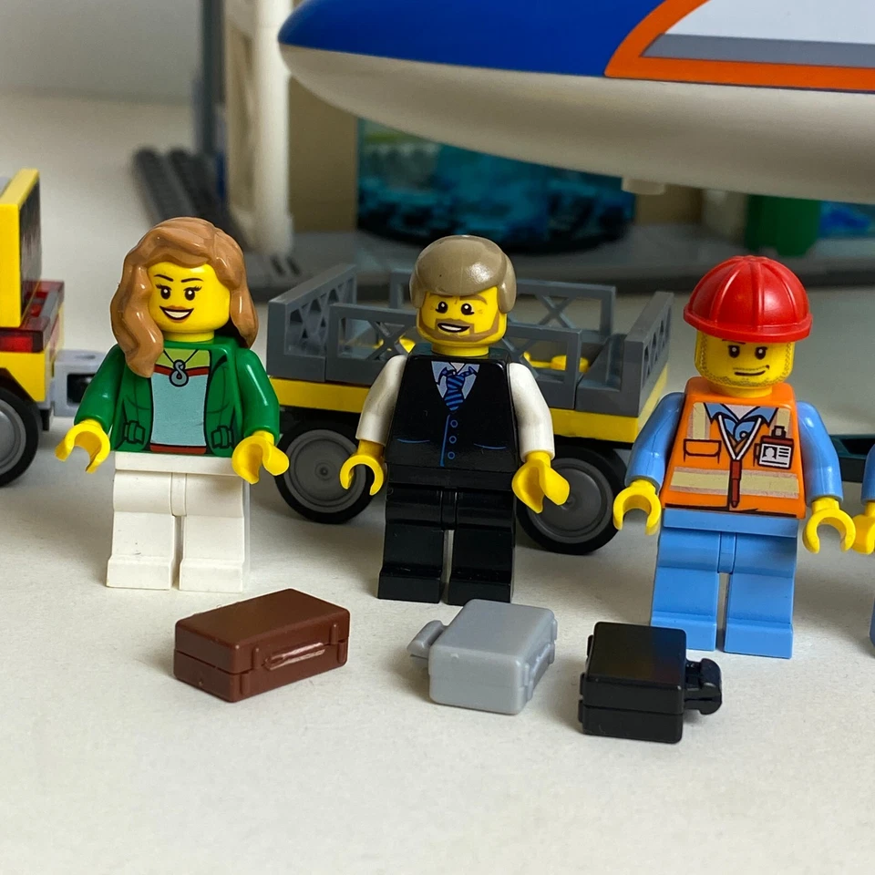 LEGO CITY: Airport Passenger Terminal (60104) 100% Complete no Manual Read Desc - Image 2 of 4