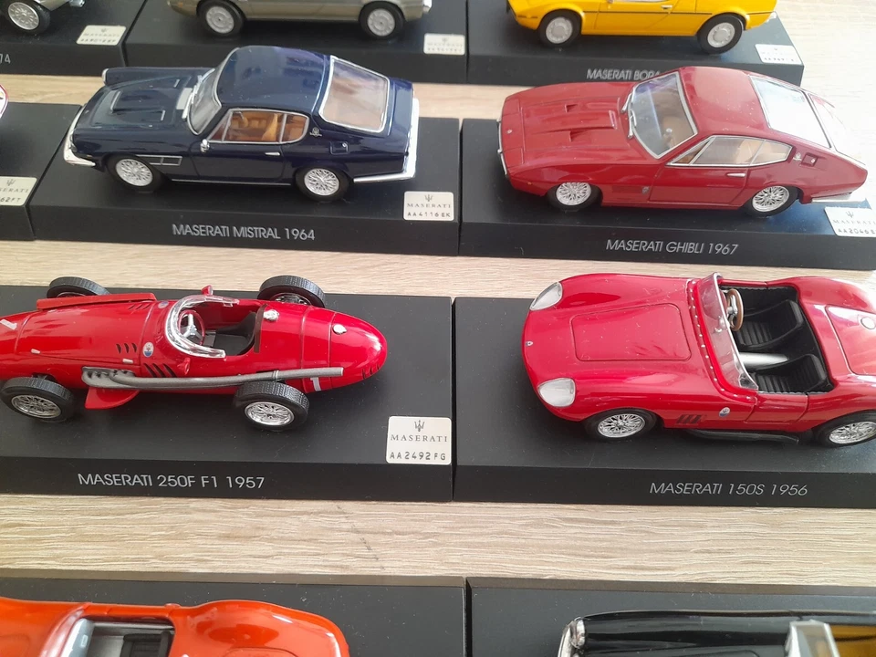 MASERATI COLLECTION 1:43 LOTTO 24 PEZZI COME DA FOTO - Immagine 3 di 4