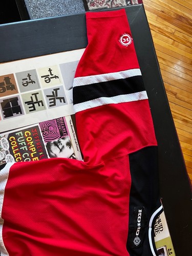 New Jersey Devils NHL jersey, koho, adult size s — flaws detailed in description - Picture 6 of 10