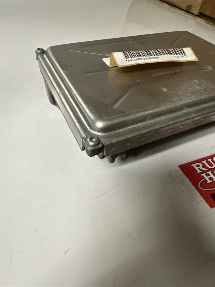 02 - 04 Chevrolet Malibu  Engine computer 12209614 YCWZ 12202600 YCWZ 12579925 Foto 3 de 4