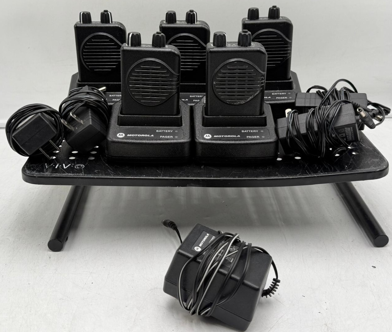LOT OF (5) Motorola Minitor V - UHF w/ Charger and Battery