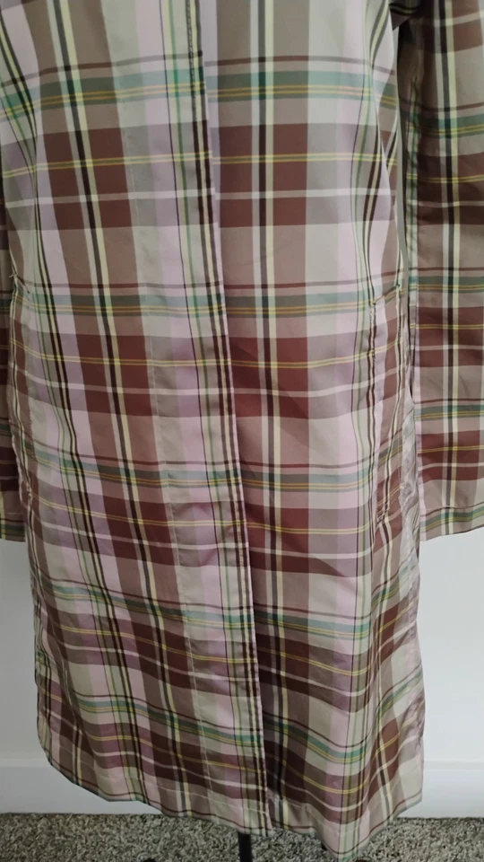 Jaqueta de chuva feminina vintage Gap trench coat rosa marrom xadrez Town & Country Cottage - Imagem 3 de 4