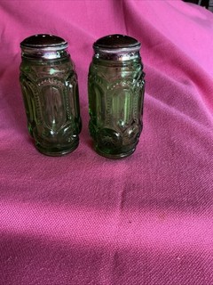 Vintage L.E. Smith Green Glass Moon and Stars Salt Pepper Shaker