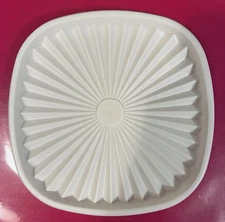 Tupperware New 7” Square Servalier Bowl Replacement Seal / Lid # 839