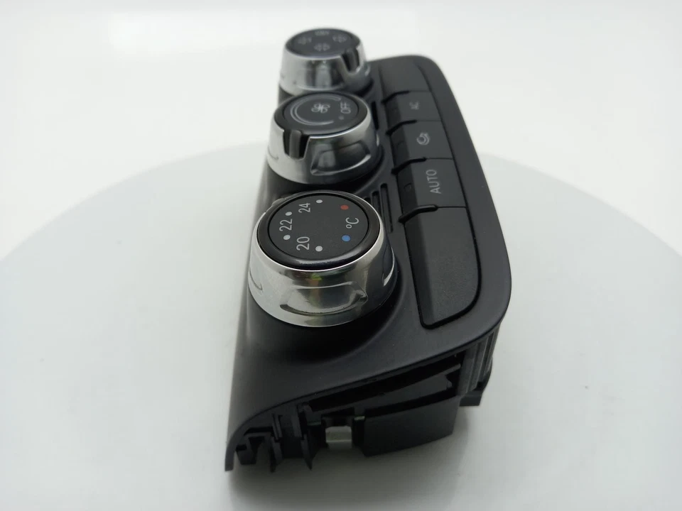 Panel de control del calentador de aire acondicionado AUDI TT 2006-2014   Foto 3 de 4