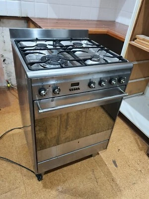 Smeg Electric Oven With Gas Cook Top And Westinghouse Range Hood