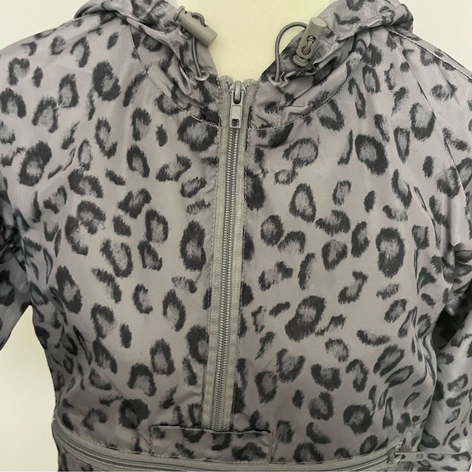 Thread & Supply Jacket Pullover Leopard Animal Pr… - image 3