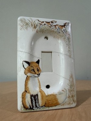 VINTAGE JASCO FOX HUNT CERAMIC LIGHT SWITCH PLATE   White
