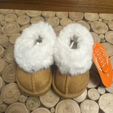 NWT Wonder Nation Unisex Brown Fuzzy Booties Size 2 3M IT 1073-5