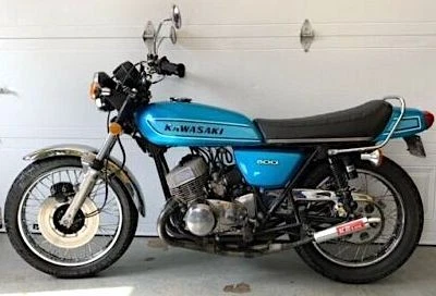 1975 Kawasak h1 500 - left side - next to garage door