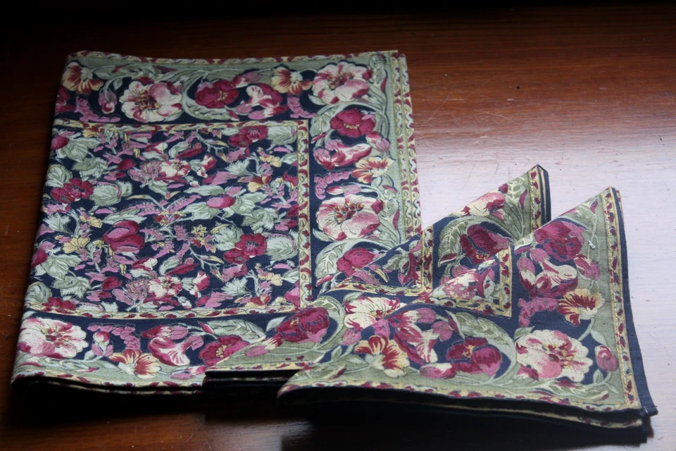 APRIL CORNELL 2 SERVIETTEN 2 PLATZSETS 100 % BAUMWOLLE, HERGESTELLT IN INDIEN NEU OHNE ETIKETT