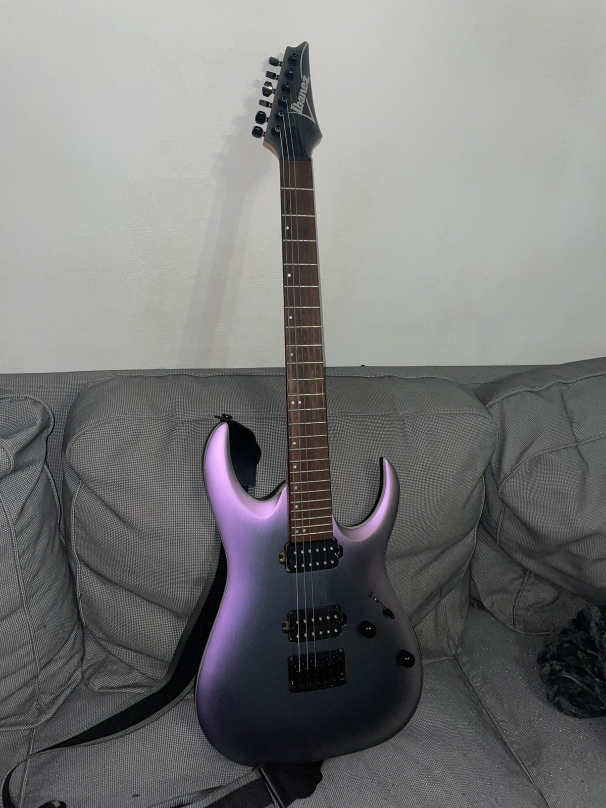 Plus de Désaccordage avec la Ibanez RGA42EX-BAM à Chevalet Fixe Stable