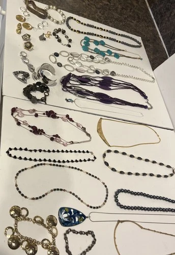 Lot29  30pc Of Vintage Costume Jewelry Necklaces Earrings Bracelets