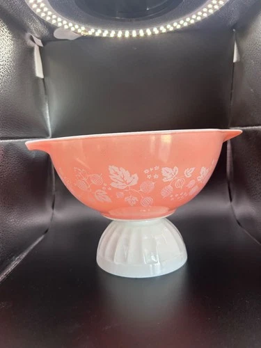 Pyrex Vintage Pink Gooseberry Cinderella Bowl #442 1.5  Quart MCM