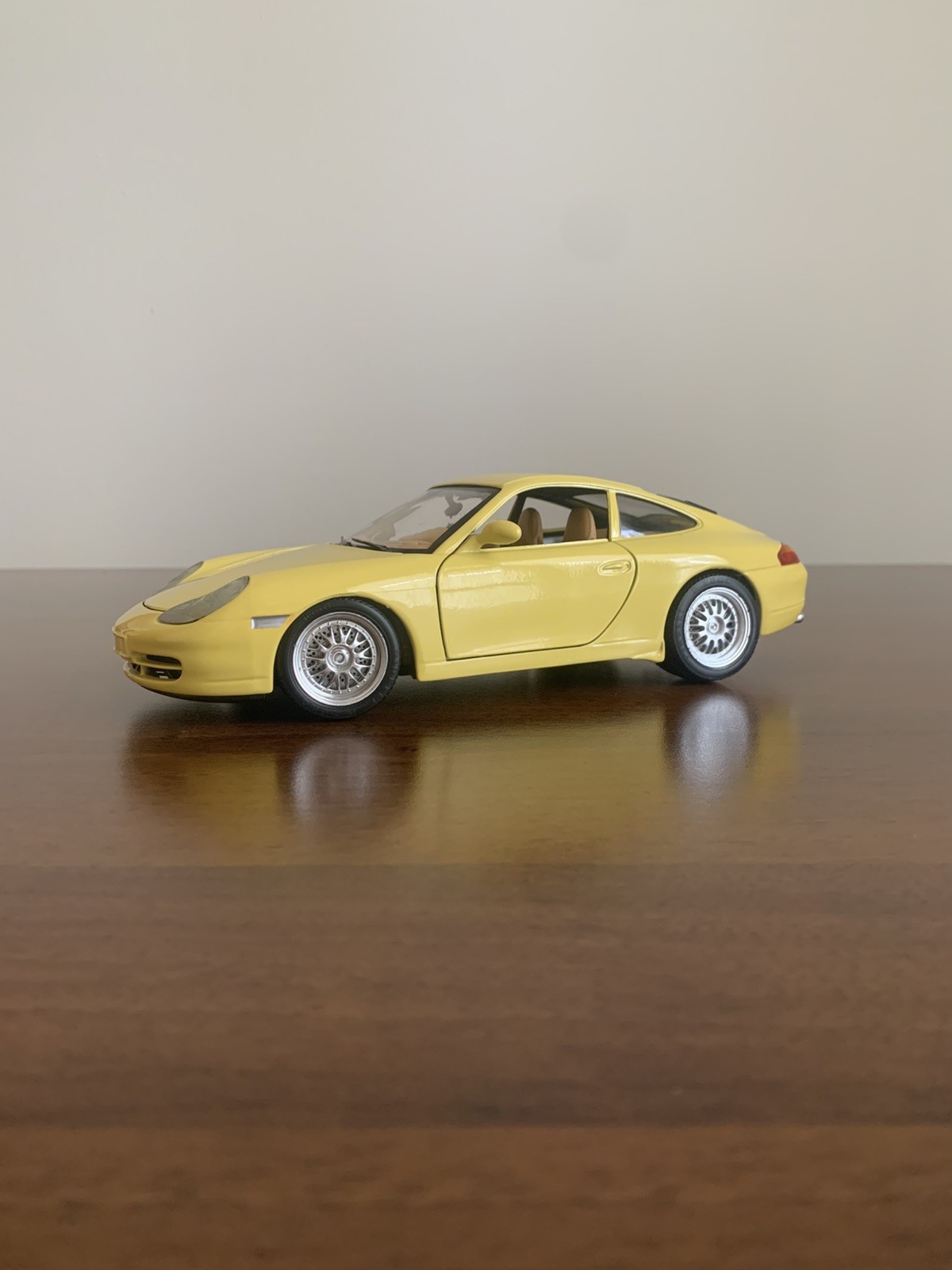 Bburago 911 (996) Carrera 1:18 customizzata