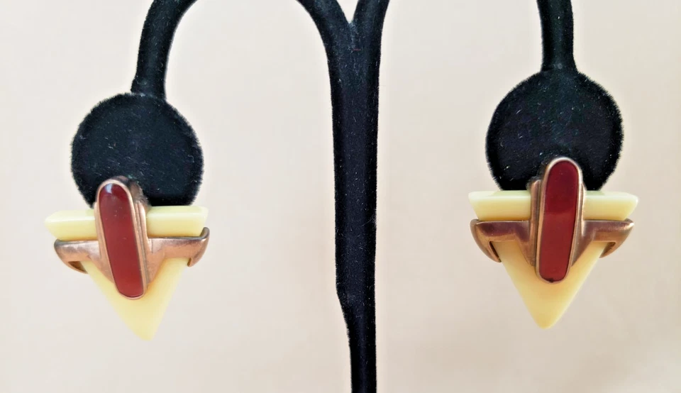 Pendientes perforados Monet Art Deco color crema colección directivas Foto 3 de 4