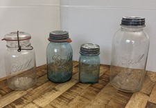 Tarros de albañil perfectos vintage de medio galón y bola de pinta cuadrada mezclados #