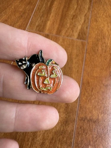 Vintage Halloween Black Scary Cat & Jack O Lantern Enamel Pin Carved Pumpkin