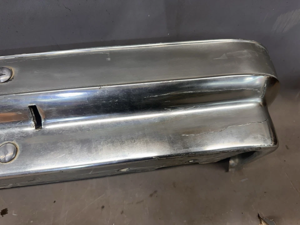 Parachoques trasero Chevy Vega 1974-1977 moldura de barra de impacto de aluminio OEM GT Cosworth OE Foto 3 de 4