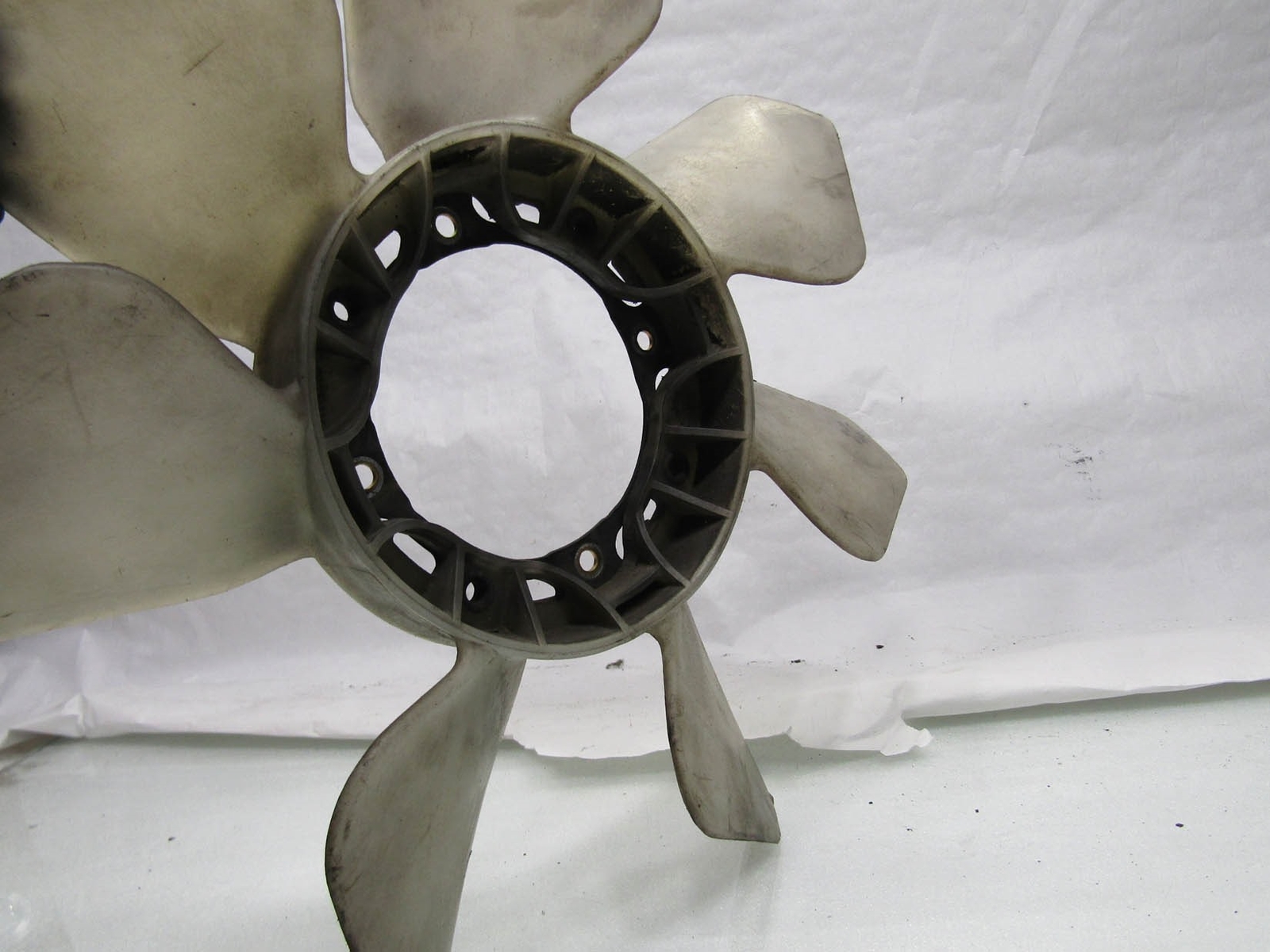 Toyota Townace Liteace 82-91 Mk2 2.0 2C-T engine coolant radiator fan ...