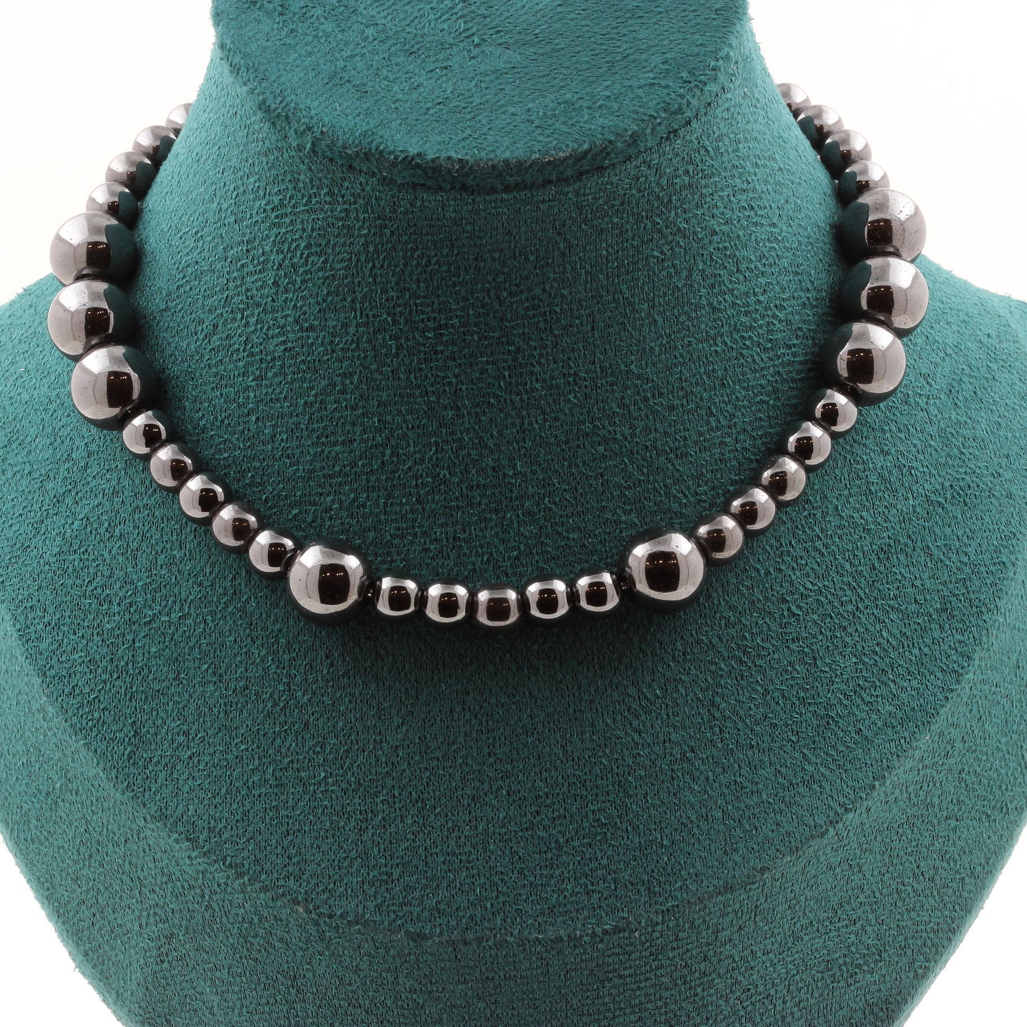 Collier de perles en hématite fine de 6mm et 10mm monté sur chaîne en acier