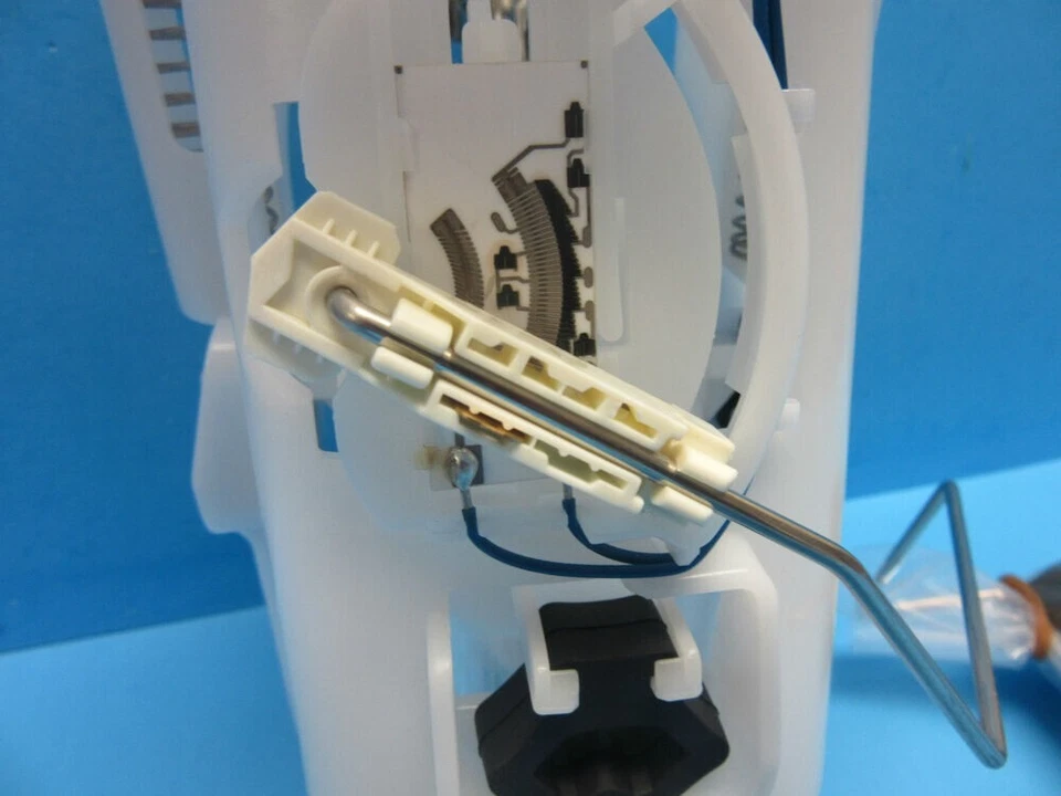 Conjunto de bomba de combustível com unidade de envio de nível substitua BMW OEM# 16146766942 - Imagem 2 de 4