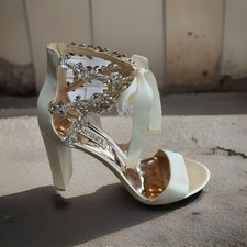 Badgley Mischka White Heels for Women for sale | eBay Badgley Mischka White Heels for Women for sale | eBay