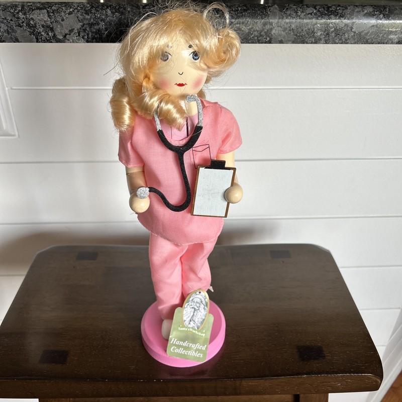 Christmas 2017 NWT Female Nurse Nutcracker Figure Clipboard & Stethoscope