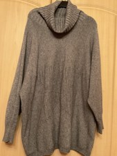 Damen Longpullover grau mit Sternenmotiv auf der Vorderseite