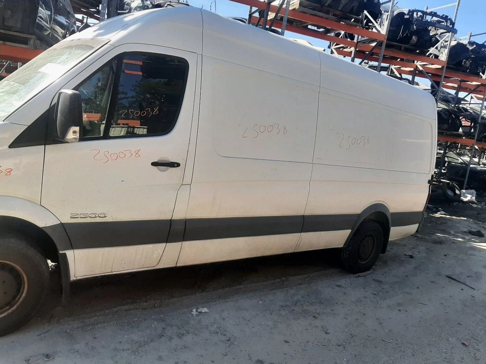 Furgoneta Daimler/Mercedes/Dodge Sprinter 2500 2007 tanque de combustible 3,0 L diésel 68013485AA Foto 4 de 4