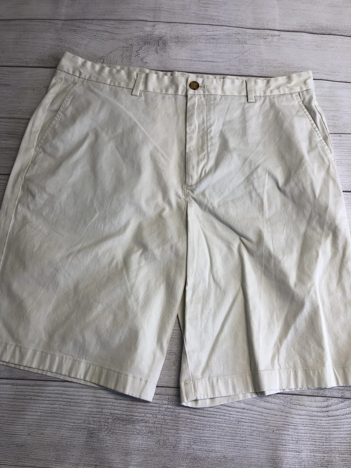 Vineyard Vines Shorts Mens 38 White Chino Flat Front Stretch 10 Inseam Casual