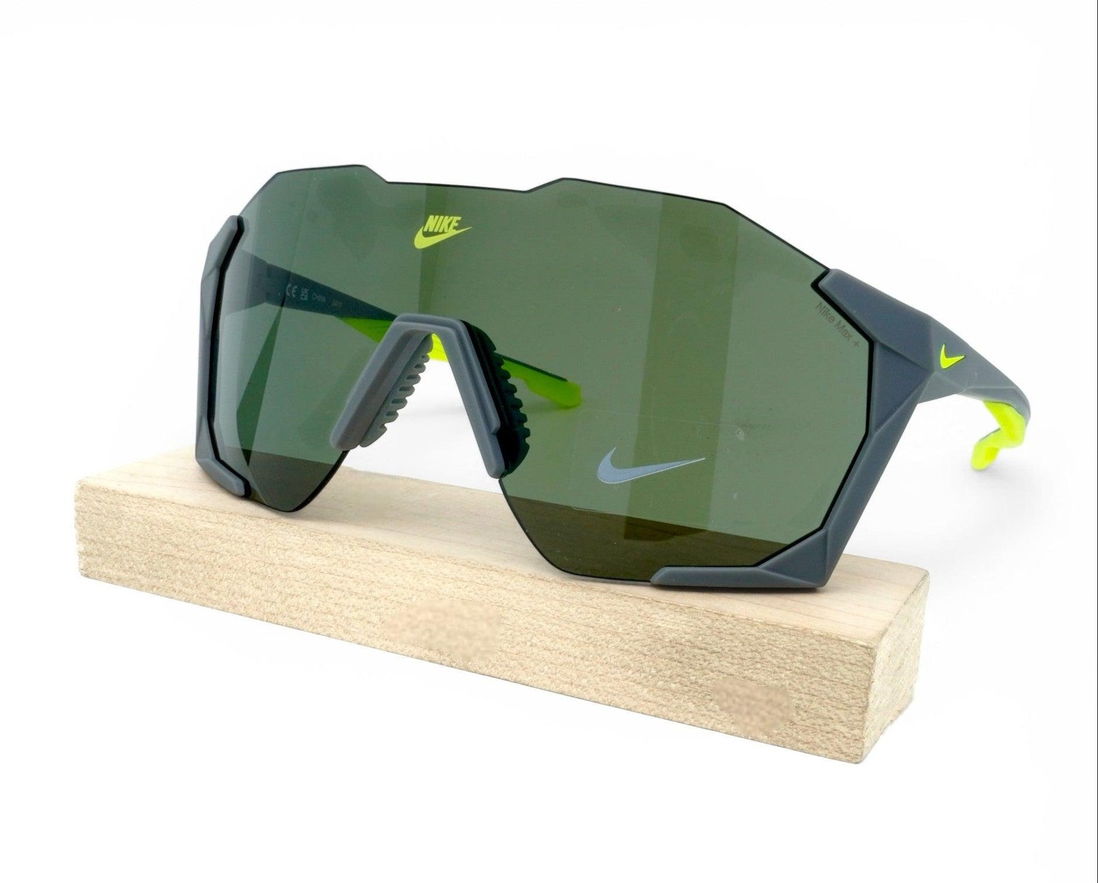 IB3518X-084 Mens Nike Charged Shield Sunglasses 10690₽