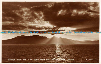 R165834 Sonnenuntergang über Arran vom Marine Hotel aus gesehen. Troon. Valentine. RP