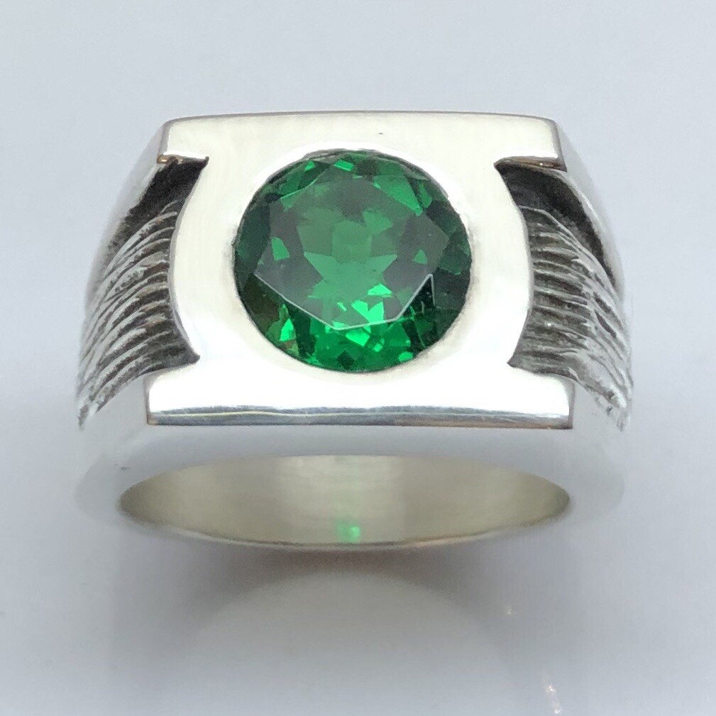 MJG STERLING SILVER GREEN LANTERN RING.10mm CZ. 28 GR
