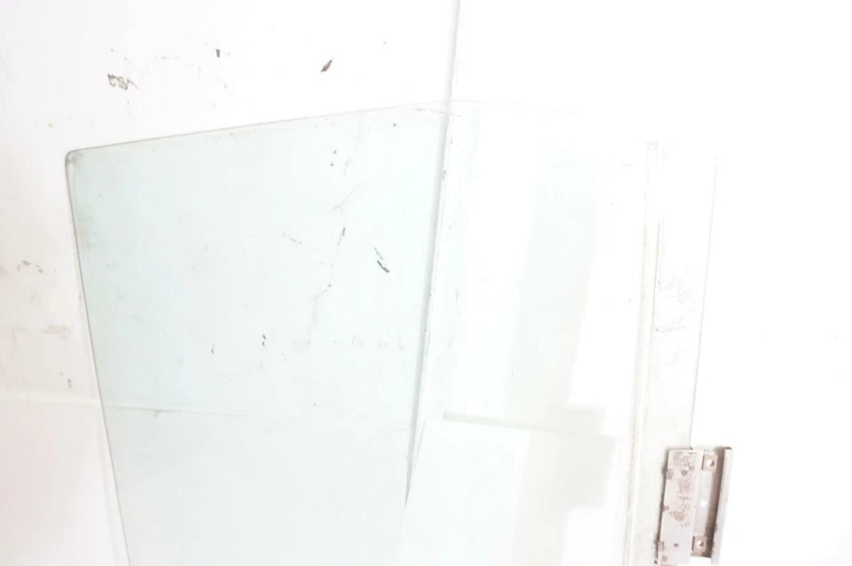 Vidrio puerta trasera izquierda del lado del conductor 88-91 318i 325i 325ix OEM BMW E30 sedán Foto 3 de 4