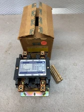 NEW IN BOX SQUARE D 110/120V. 2 POLE DEFINITE PURPOSE CONTACTOR 8910 NO-2