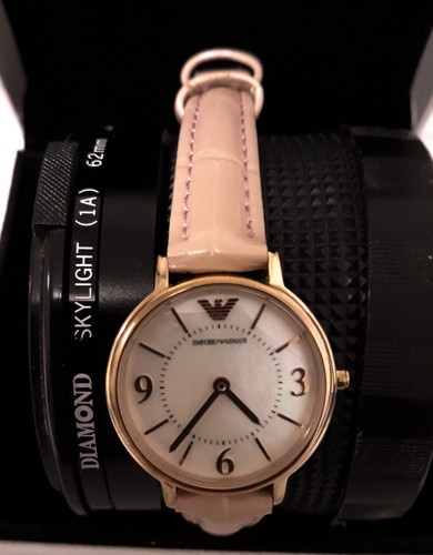 Armani AR2512 Ladies Watch NUDE Band. DIAL MOTHER OF PEARL very little wear - Picture 6 of 10